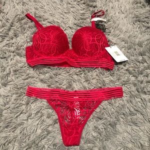 Lace set